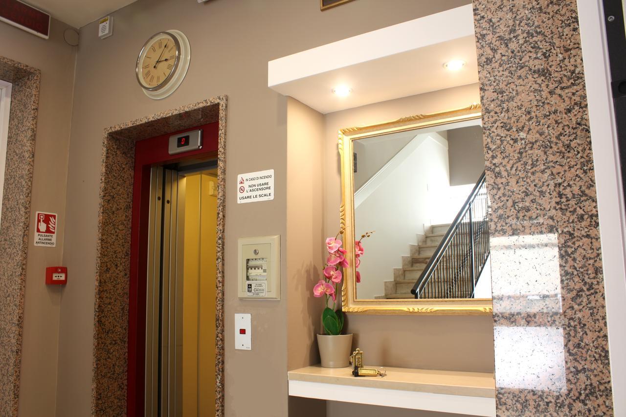 Hotel Helga Каорле Экстерьер фото